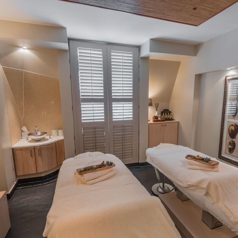 Behandlungsraum im SPA des Hotel Vier Jahreszeiten in Hamburg